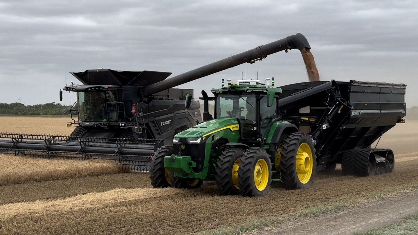 PTx OutRun Brings Driverless Tractors to Husker Harvest Days